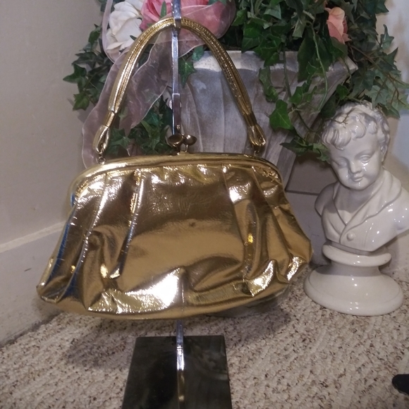 Vintage Shiny Gold Faux Patent Leather Top Handle Kiss Lock Lady Bag - Picture 4 of 5